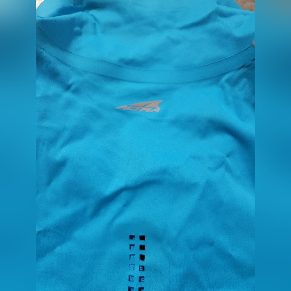 Altra Blue Performance Half Zip Pullover Zerolite… - image 6